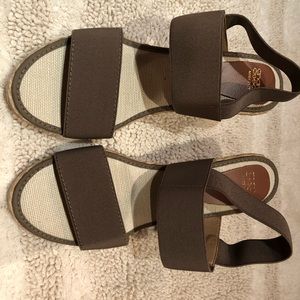 Andre Assous never worn tan espradrilles size 39